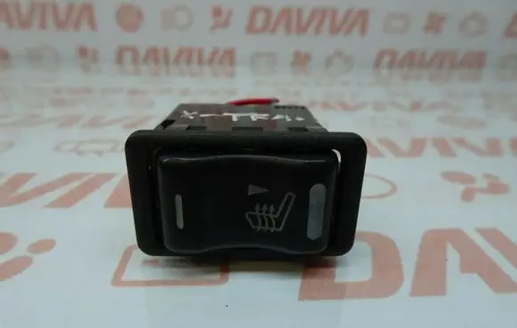 Nissan X-Trail T30 Seat heating switch 