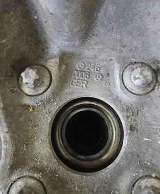 Mercedes-Benz GLA W156 Rear wheel hub 2460006