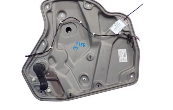 Skoda Octavia Mk2 (1Z) Rear door window regulator with motor