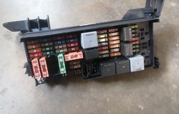 Mercedes-Benz ML W164 Fuse module A1645400272