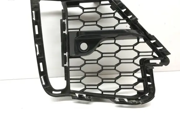 BMW X7 G07 Front bumper lower grill 8069890