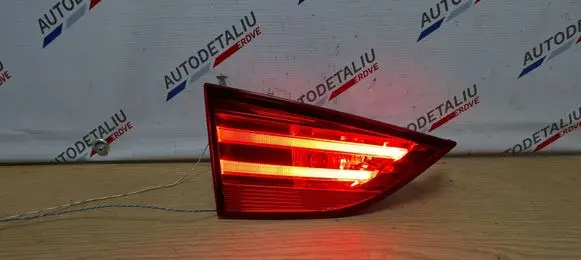 Tailgate rear/tail lights