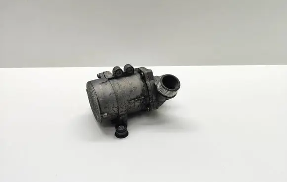 BMW 5 E60 E61 Water pump 30326806