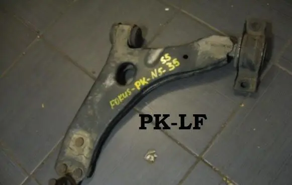 Ford Focus Front lower control arm/wishbone 1207974