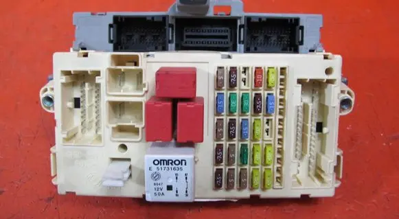 Fiat Bravo Fuse module 51802928