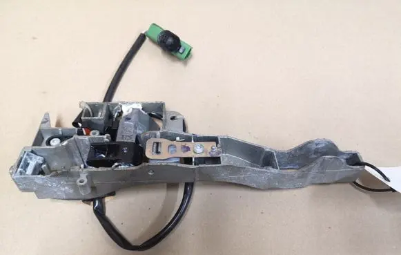 Rear door exterior handle/bracket