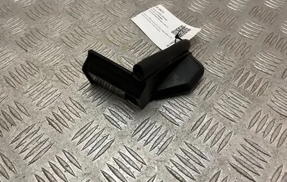 Land Rover Range Rover L405 Engine compartment rubber DK6256198AB
