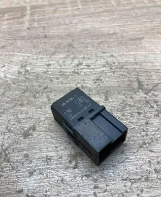 Volvo S40, V40 Other relay MB953382 V23074