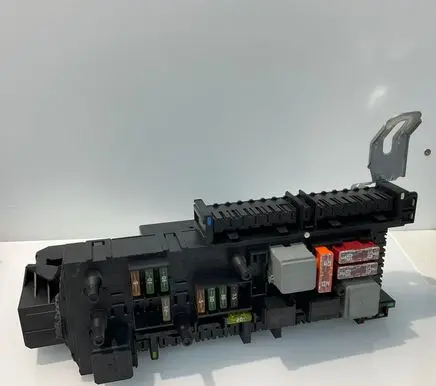 Mercedes-Benz C W204 SAM control unit 2049060105 5DK00922589 A2049060105