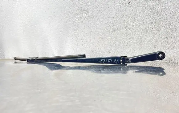 Opel Zafira A Front wiper blade arm 90582558