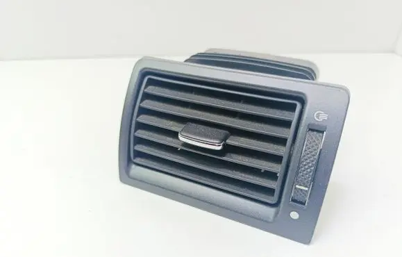 Ford Mondeo Mk III Dashboard side air vent grill/cover trim