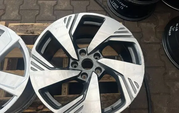 Audi Q6 e-tron R20 alloy rim 85H601025BR