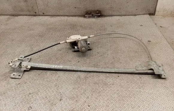 Mercedes-Benz Vito Viano W638 Front door window regulator with motor