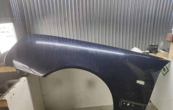Mercedes-Benz E W210 Fender