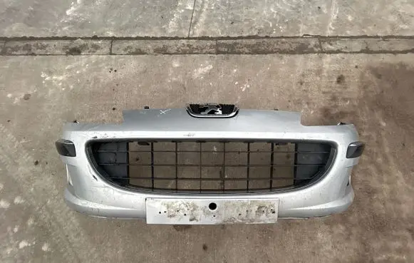 Peugeot 407 Front bumper