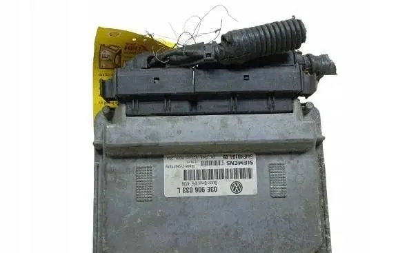 Volkswagen Polo Engine control unit/module 03E906033L 5WP4019405 3PE4726