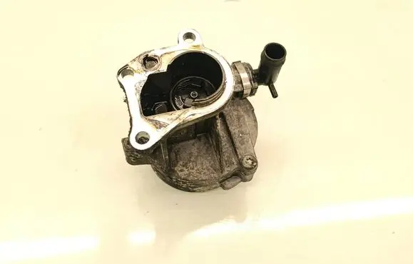 Renault Megane III Vacuum pump 838476A