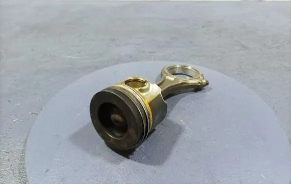 Piston