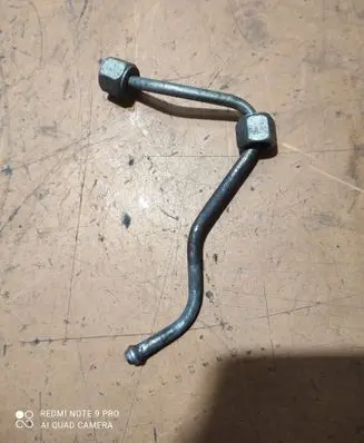 Fuel injector supply line/pipe
