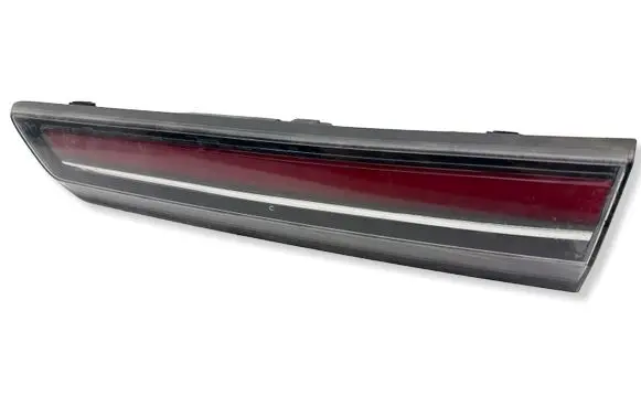 Opel Mokka B Tailgate rear/tail lights 9833944580