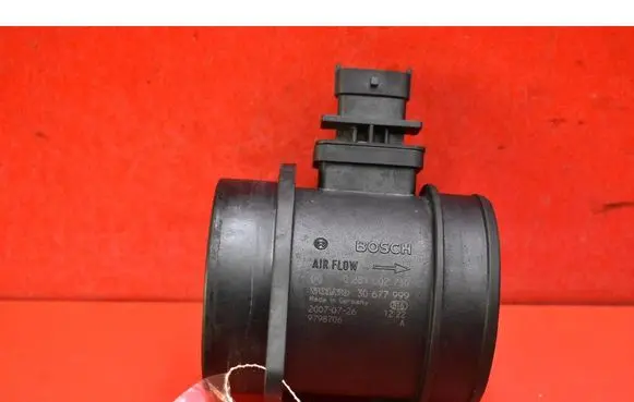 Volvo V70 Mass air flow meter 30677999