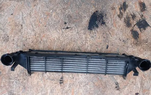 Mercedes-Benz C W203 Intercooler radiator a2035000400