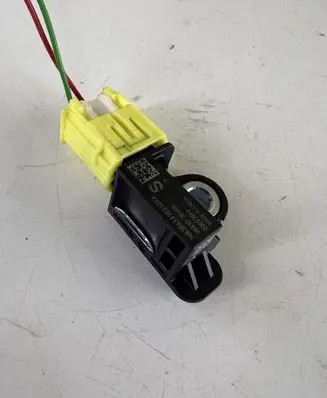 Nissan Qashqai Airbag deployment crash/impact sensor 988303RA0A 02022014 NA3RA1420210A4