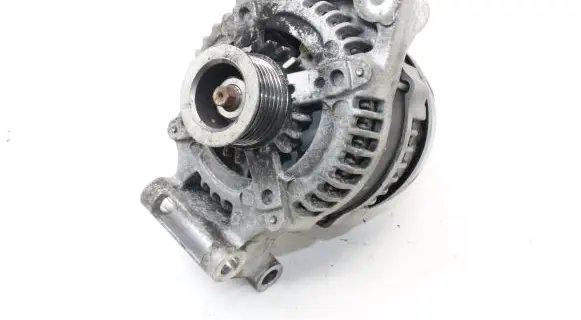 Volvo C30 Generator/alternator 30795493