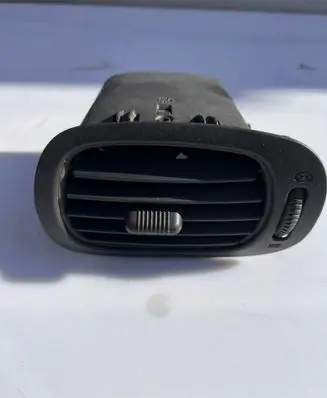 Chrysler Voyager Dashboard side air vent grill/cover trim 12050
