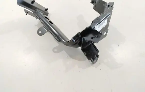 Audi Q7 4M Fender mounting bracket 4M0821131F 20251216