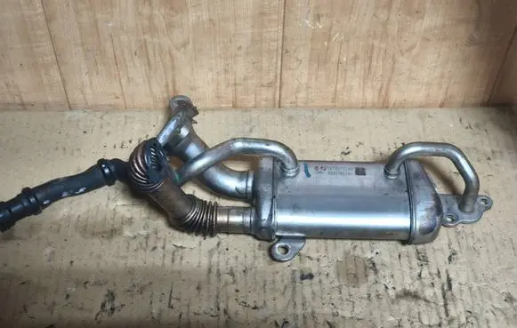 Renault Megane III EGR valve cooler 147357324R 62431651A