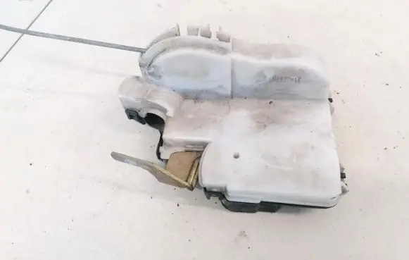 Volkswagen Polo III 6N 6N2 6NF Front door lock 6N1837016
