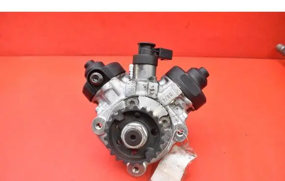 Audi A5 8T 8F Fuel injection high pressure pump 0445010611