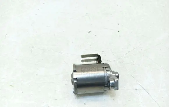 Audi TT TTS RS Mk3 8S Electromagnetic valve 0BH927328