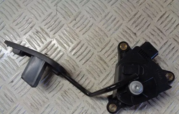 Nissan Note (E11) Accelerator throttle pedal 18002AX700