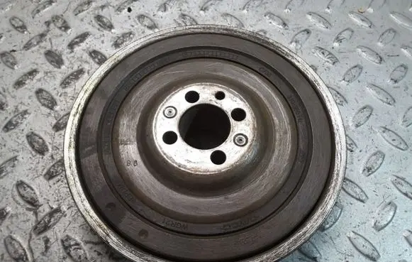 Opel Zafira B Crankshaft pulley FGP55196301 55196301 6D0520