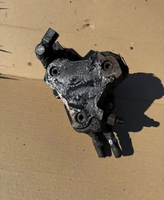 Mercedes-Benz E W211 Fuel injection high pressure pump A6110701401 6110701401