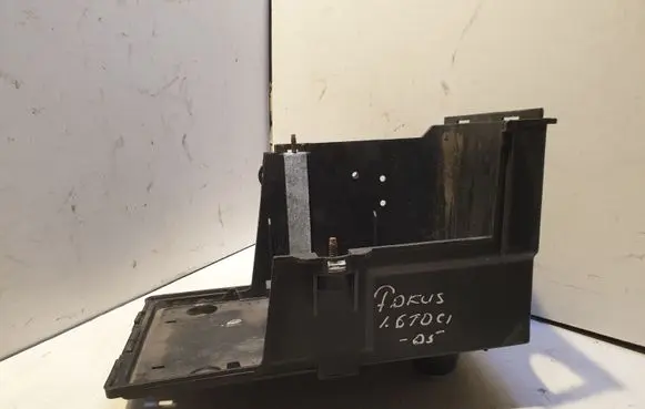 Ford Focus Battery box tray 30667941