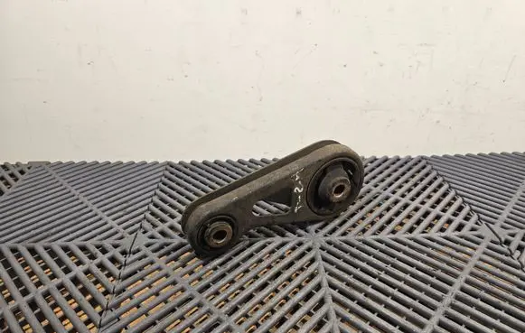 Engine mount bracket
