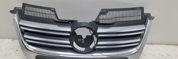 Volkswagen Jetta V Front bumper upper radiator grill 1K5853651