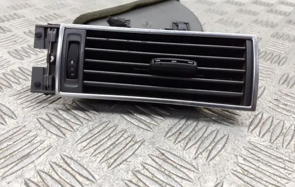 Audi A6 S6 C6 4F Dashboard air vent grill cover trim 4F1820902