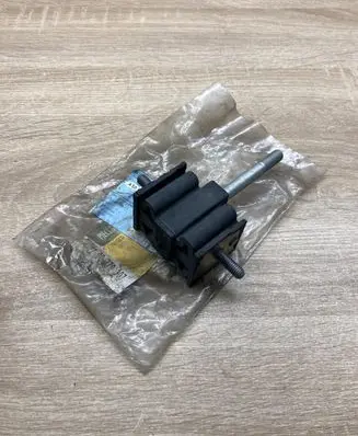 Renault 11 Gearbox mounting bracket 7700770307