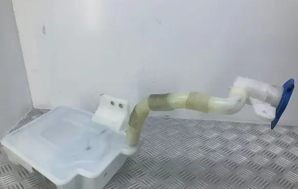 Skoda Superb B6 (3T) Windshield washer fluid reservoir/tank 1K0955453Q 1K0955453R 1K695651