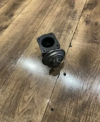 BMW 7 E65 E66 EGR valve 72826400