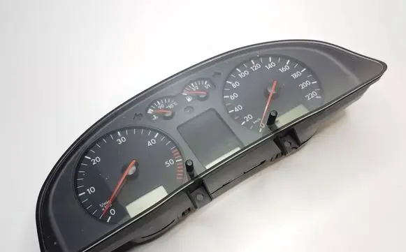 Volkswagen PASSAT B5 Speedometer (instrument cluster) 3B0919881P