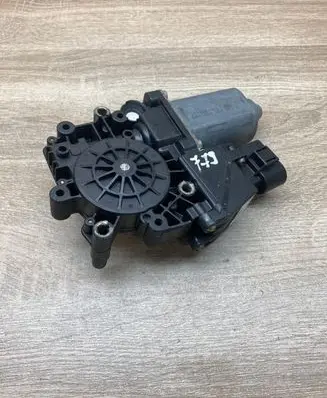 Audi A6 S6 C5 4B Rear door window regulator motor 4B0959801B 05071975