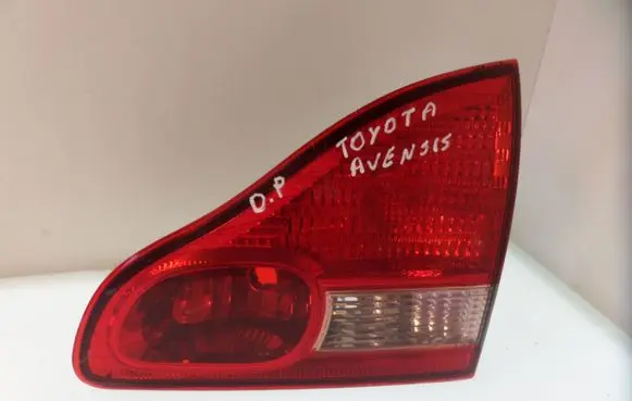 Toyota Avensis T250 Tailgate rear/tail lights 7654