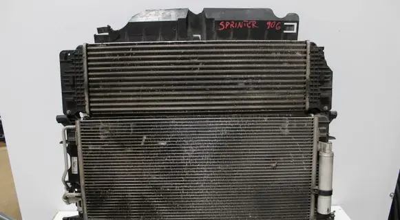 Mercedes-Benz Sprinter W906 Coolant radiator 