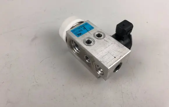 Air conditioning (A/C) expansion valve