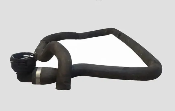 Volvo V40 Engine coolant pipe/hose